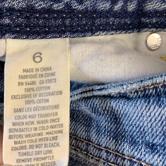 AMERICAN EAGLE SHORTS WOMENS 6 BLUE CUT OFF DENIM MID RISE Festival Beach - Picture 2 of 9